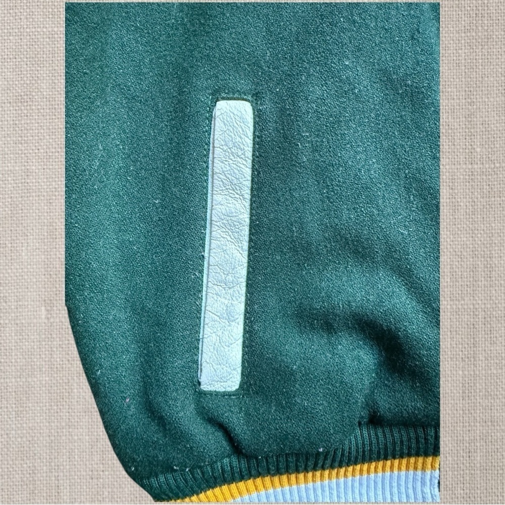 GB Packers Vintage Jacket w/a Wool Blend Body & Cream-Colored Leather Sleeves - Picture 6 of 16